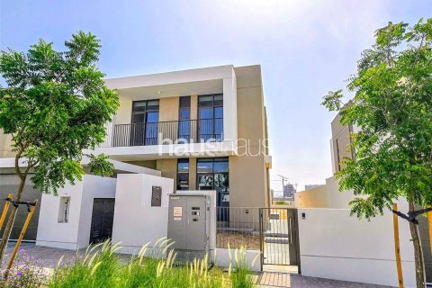 Villa in Al Furjan, Dubai 4 bedrooms, 449 sq.m. № 43828 - photo 1