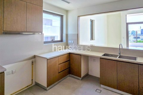 Villa in Al Furjan, Dubai 4 bedrooms, 449 sq.m. № 43828 - photo 3