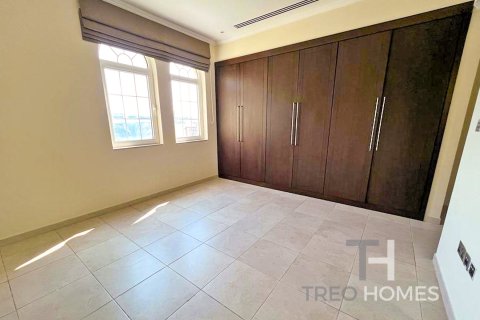 Villa in Legacy, Jumeirah Park, Dubai 3 bedrooms, 328 sq.m. № 16830 - photo 11