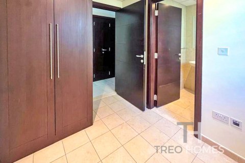 Villa in Legacy, Jumeirah Park, Dubai 3 bedrooms, 328 sq.m. № 16830 - photo 22