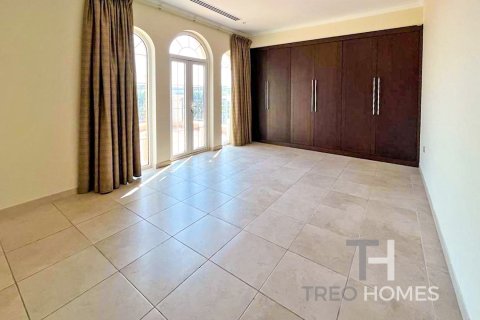 Villa in Legacy, Jumeirah Park, Dubai 3 bedrooms, 328 sq.m. № 16830 - photo 13