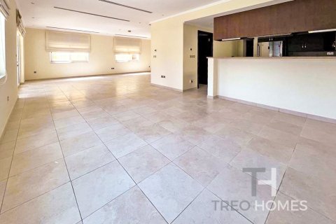 Villa in Legacy, Jumeirah Park, Dubai 3 bedrooms, 328 sq.m. № 16830 - photo 9