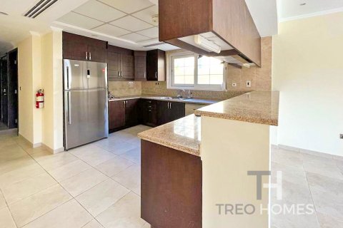 Villa in Legacy, Jumeirah Park, Dubai 3 bedrooms, 328 sq.m. № 16830 - photo 20
