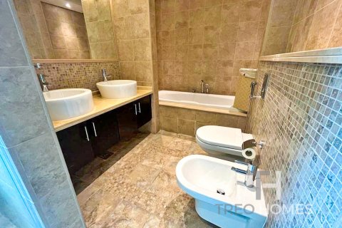 Villa in Legacy, Jumeirah Park, Dubai 3 bedrooms, 328 sq.m. № 16830 - photo 10