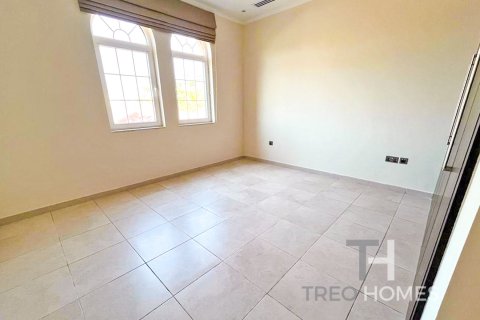 Villa in Legacy, Jumeirah Park, Dubai 3 bedrooms, 328 sq.m. № 16830 - photo 15