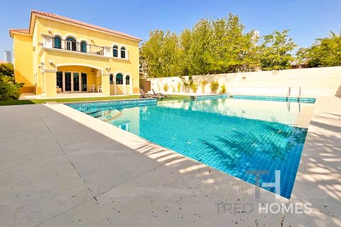 Villa in Legacy, Jumeirah Park, Dubai 3 bedrooms, 328 sq.m. № 16830 - photo 7