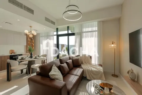 Townhouse in Dubai Land, Dubai 3 bedrooms, 170 sq.m. № 135277