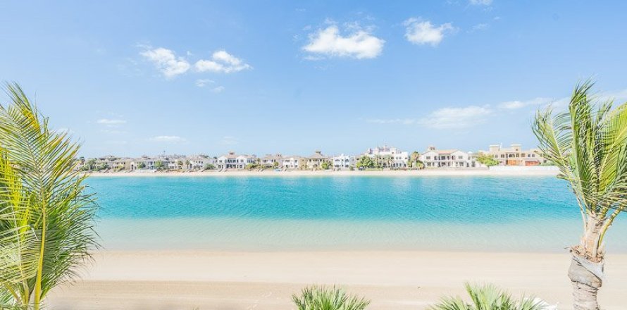 Villa in Palm Jumeirah, Dubai 4 bedrooms, 622.4 sq.m. № 2635