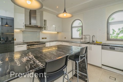 Купить виллу в Пальме Джумейре, Дубай: 4 спальни, 622.4м², № 2635 - фото 8