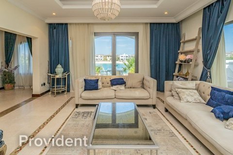 Купить виллу в Пальме Джумейре, Дубай: 4 спальни, 622.4м², № 2635 - фото 11
