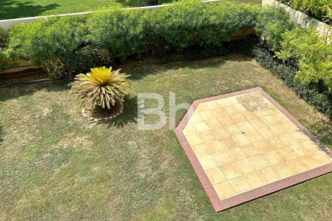 Villa in Dubai 4 bedrooms, 548 sq.m. № 22236 - photo 13