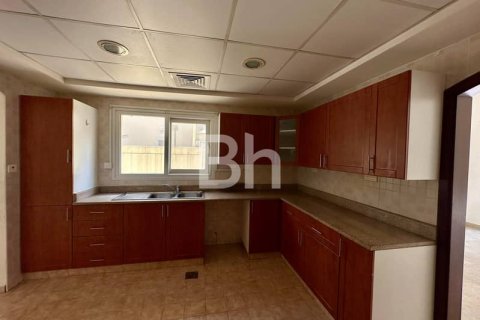 Villa in Dubai 4 bedrooms, 548 sq.m. № 22236 - photo 23