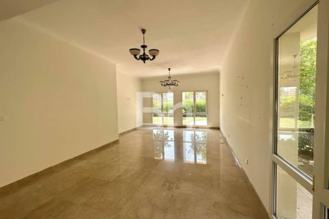 Villa in Dubai 4 bedrooms, 548 sq.m. № 22236 - photo 5