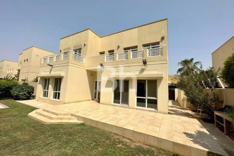 Villa in Dubai 4 bedrooms, 548 sq.m. № 22236 - photo 30