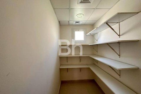 Villa in Dubai 4 bedrooms, 548 sq.m. № 22236 - photo 28