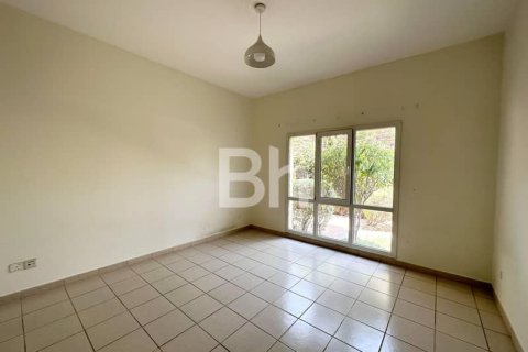 Villa in Dubai 4 bedrooms, 548 sq.m. № 22236 - photo 3