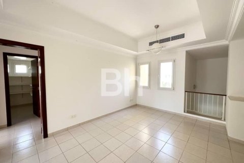 Villa in Dubai 4 bedrooms, 548 sq.m. № 22236 - photo 16