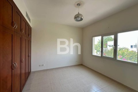 Villa in Dubai 4 bedrooms, 548 sq.m. № 22236 - photo 26