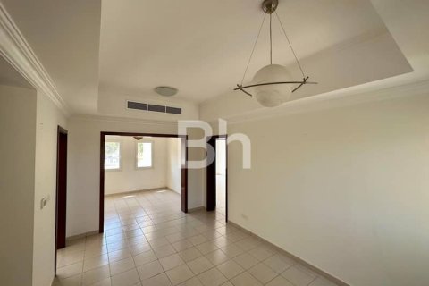 Villa in Dubai 4 bedrooms, 548 sq.m. № 22236 - photo 24
