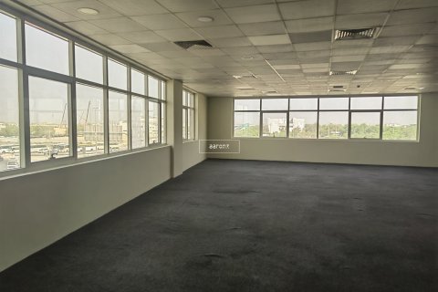Снять в аренду офис в Al Quoz, Дубай: 281.8м², № 49654 - фото 13