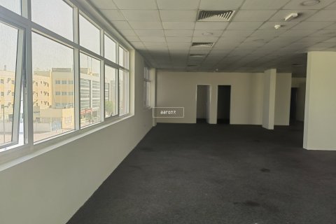 Снять в аренду офис в Al Quoz, Дубай: 281.8м², № 49654 - фото 10