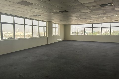 Снять в аренду офис в Al Quoz, Дубай: 281.8м², № 49654 - фото 1
