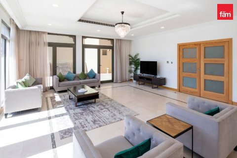 Снять в аренду виллу в Пальме Джумейре, Дубай: 4 спальни, 620.9м², № 8627 - фото 6