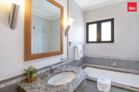 Снять в аренду виллу в Пальме Джумейре, Дубай: 4 спальни, 620.9м², № 8627 - фото 19