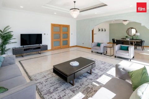 Снять в аренду виллу в Пальме Джумейре, Дубай: 4 спальни, 620.9м², № 8627 - фото 4