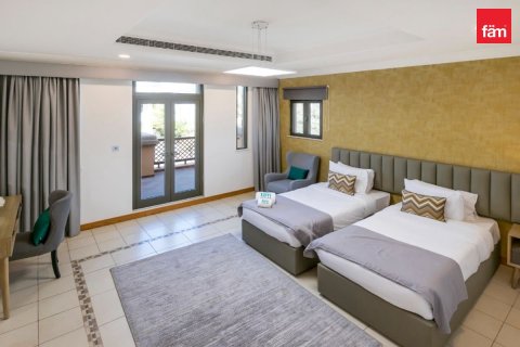 Снять в аренду виллу в Пальме Джумейре, Дубай: 4 спальни, 620.9м², № 8627 - фото 17