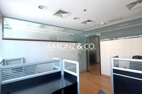 Снять в аренду офис в Бизнес-Бэе, Дубай: 89м², № 78272 - фото 8