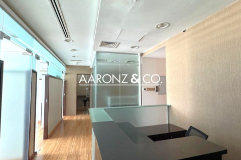 Снять в аренду офис в Бизнес-Бэе, Дубай: 89м², № 78272 - фото 1