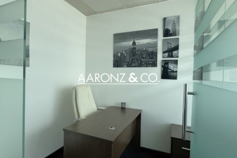 Bureau à Business Bay, Dubai, 48.5 m², № 78271 - photo 5