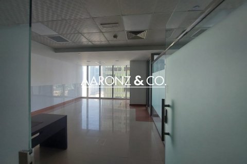 Bureau à Business Bay, Dubai, 90.4 m², № 78270 - photo 9