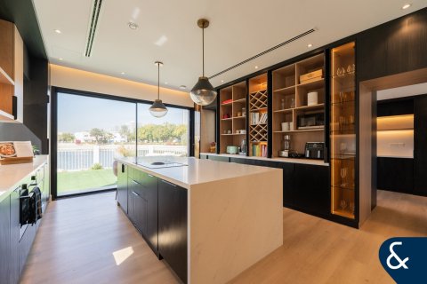 Villa en The Lakes, Dubai, 4 dormitorios, 335 m², № 98657 - foto 9