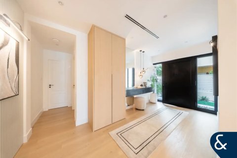 Villa en The Lakes, Dubai, 4 dormitorios, 335 m², № 98657 - foto 2