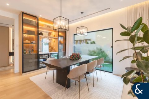 Villa en The Lakes, Dubai, 4 dormitorios, 335 m², № 98657 - foto 6