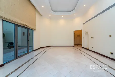 Villa in Palm Jumeirah, Dubai 4 bedrooms, 465 sq.m. № 61508 - photo 3