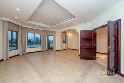 Villa in Palm Jumeirah, Dubai 4 bedrooms, 465 sq.m. № 61508 - photo 11
