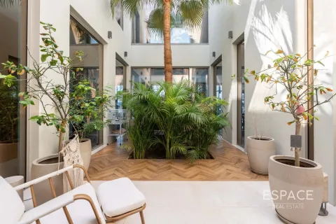 Entrepôt à Palm Jumeirah, Dubai, 4 chambres, 715 m², № 61510 - photo 3