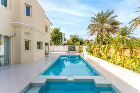 Villa en Arabian Ranches, Dubai, 5 dormitorios, 409 m², № 43246 - foto 2