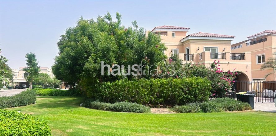 Villa en The Villa, Dubai, 5 dormitorios, 555 m², № 43237