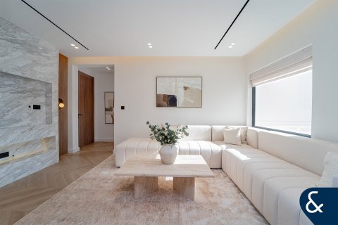 Купить виллу в Meadows, Дубай: 4 спальни, 353м², № 91286 - фото 2