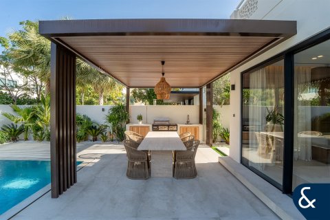 Купить виллу в Meadows, Дубай: 4 спальни, 353м², № 91286 - фото 14