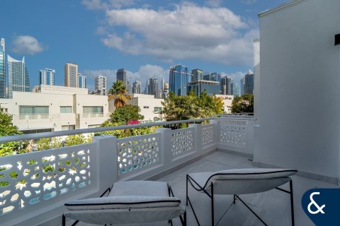 Купить виллу в Meadows, Дубай: 4 спальни, 353м², № 91286 - фото 29