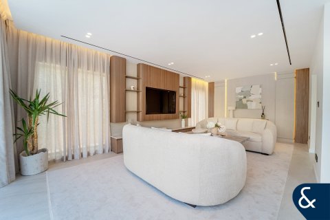 Купить виллу в Meadows, Дубай: 4 спальни, 353м², № 91286 - фото 4