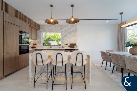 Купить виллу в Meadows, Дубай: 4 спальни, 353м², № 91286 - фото 9