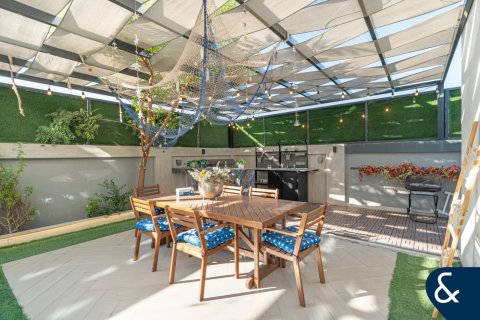 Купить виллу в North Village, Al Furjan, Дубай: 5 спален, 569м², № 91289 - фото 20