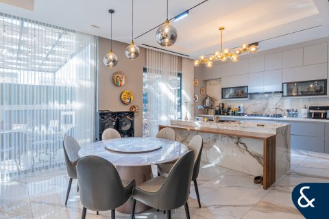 Купить виллу в North Village, Al Furjan, Дубай: 5 спален, 569м², № 91289 - фото 3