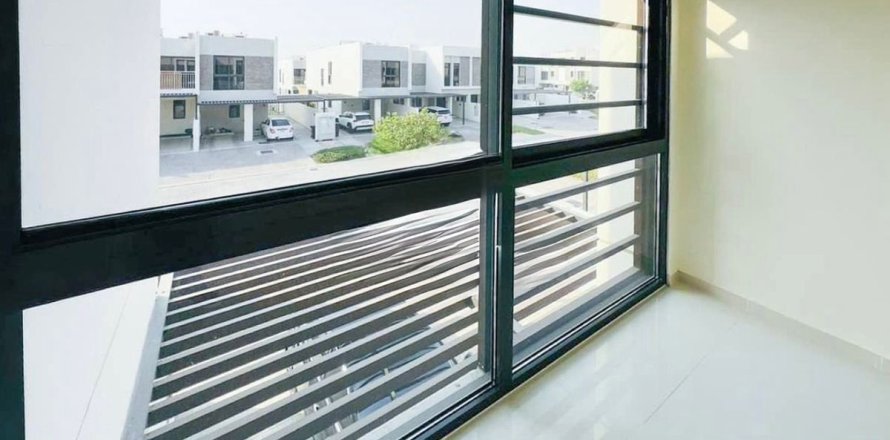Adosado en Dubai, 3 dormitorios, 174.8 m², № 111738